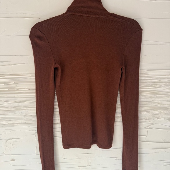 Wilfred | Aritzia | Size XS/ S | Brown Turtleneck - Picture 3 of 6